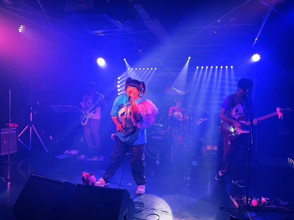 BUHYANDMARY's tweet photo. ブヒマリ、今夜はノブロウズ企画のライブに出演させていただきます🐽✨
初めてのライブハウス、zowa zowaさんにて。
めっちゃ楽しみです🐖💕

よか���たら、遊びに来てください🥰
ブヒマリは18:30からの出演です☺️ https://t.co/sQwCcb99jy