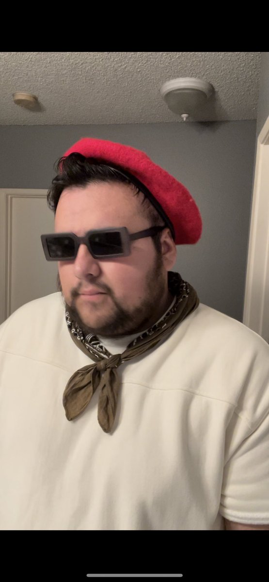 startingaruckus's tweet photo. The alleged subsequent Italian restaurant outfit https://t.co/xlHxOZdpAW