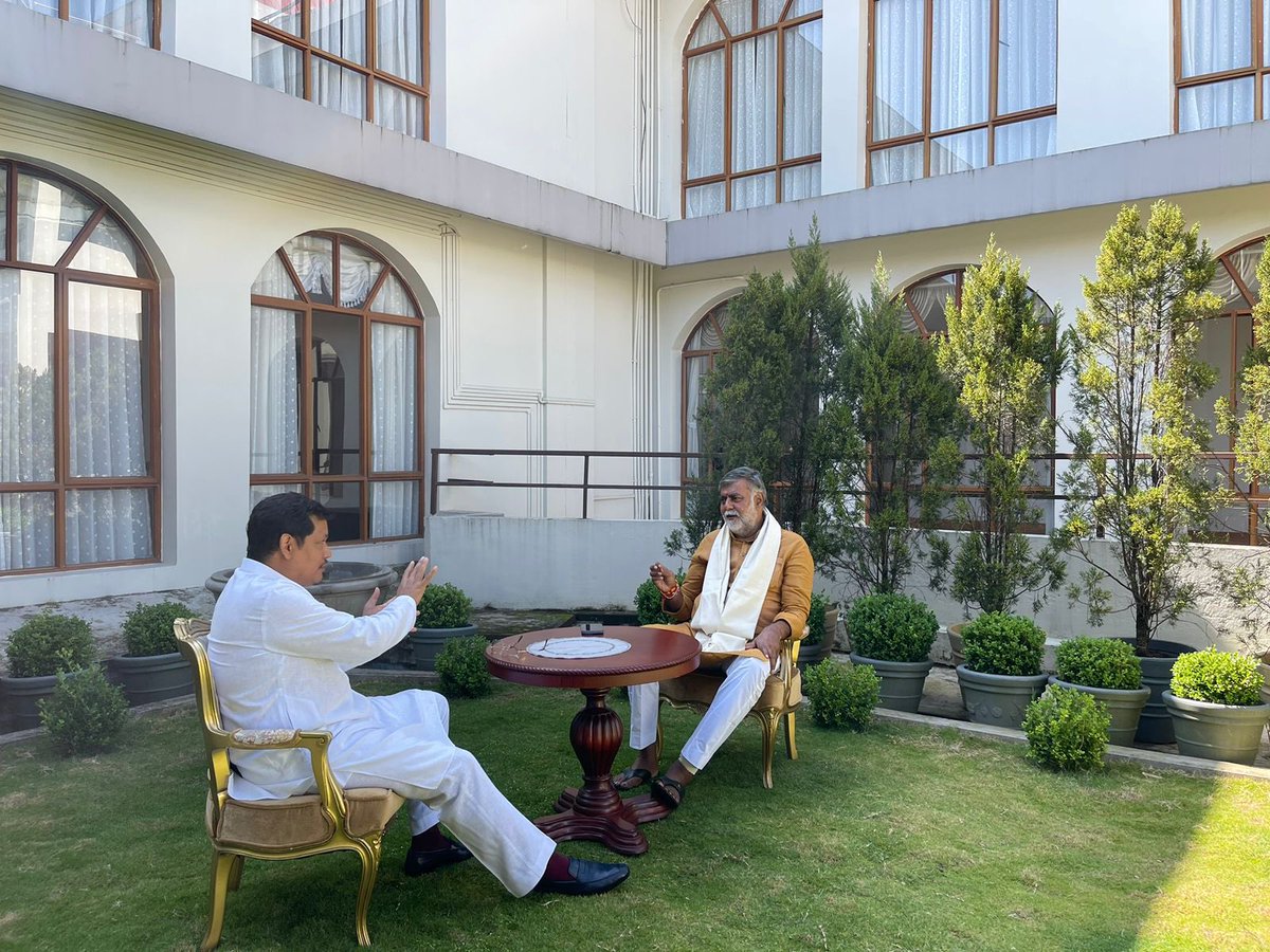 SangmaConrad's tweet photo. Lovely meeting Hon’ble Union MoS for Food Processing Industries and Jal Shakti, Shri @prahladspatel ji at my official residence in Shillong. Had very productive discussions over breakfast. Welcome him to Meghalaya! https://t.co/MemcmwzXvE
