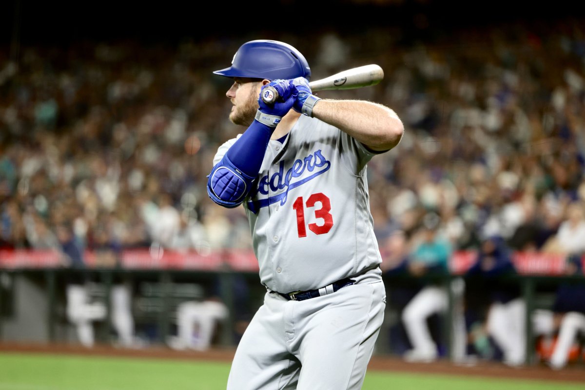 LosDodgers's tweet photo. ¡Muncy nos regaló su RBI #100 del año!
#AquíParaJugar https://t.co/jcH6iwHnR8
