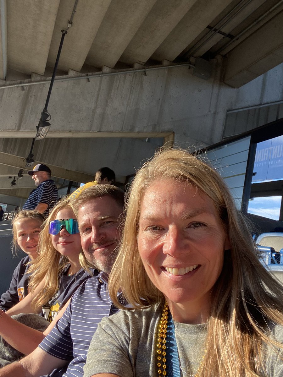 jamiegoetz's tweet photo. Wvu game https://t.co/xWgU0GqWvB