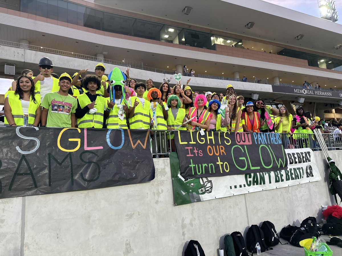 MCHS_Rams's tweet image. The @theramrowdies are IN THE HOUSE TONIGHT!! #TimeToGlow #RPND