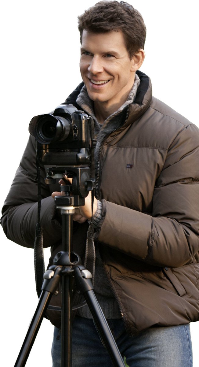 KelleBleschke's tweet image. This seriously looks like the real @Eric_Mabius 

#POstables
#HowToFallInLove
@HallmarkDrama