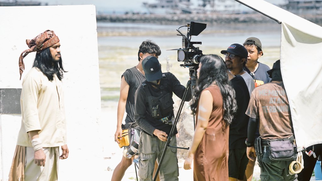 richohayer_'s tweet photo. "MAREGE" Husein Daeng Rangka dan kekasihnya Baiame, terima kasih Sky project Film Makassar, sudah mau melibatkan saya sebagai pemeran utama dalam film Makassar 🔥 https://t.co/IHZE1Yihqw