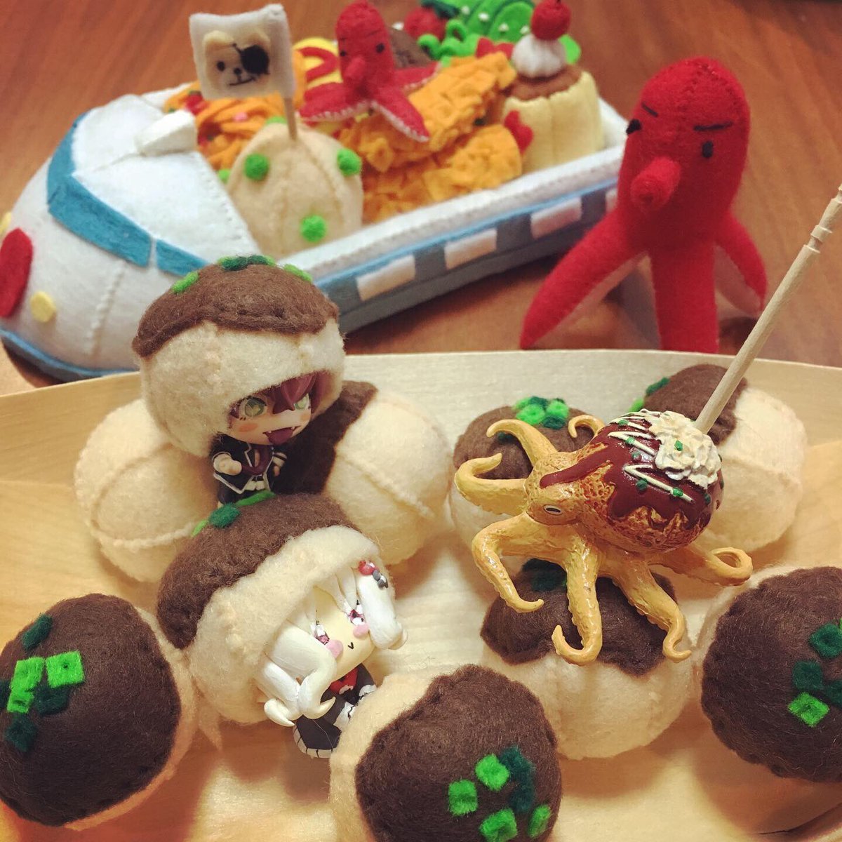 akasaki7's tweet photo. 小さいサイズの🐙たこ焼きの被り物なら昔いっぱい作ってた🐙🐙🐙🐙🐙 https://t.co/ejIzzdCYzU