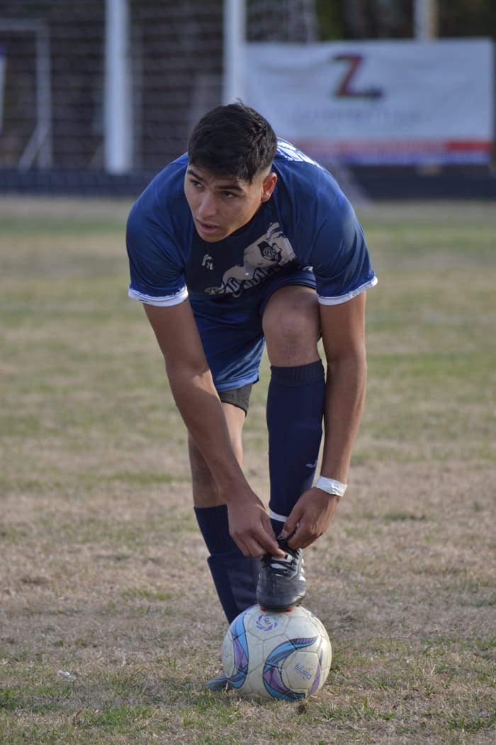Soria10Enzo's tweet photo. Creo en esas tarde que viví jugando a la pelota⚽💙 https://t.co/gZim07EZ0A