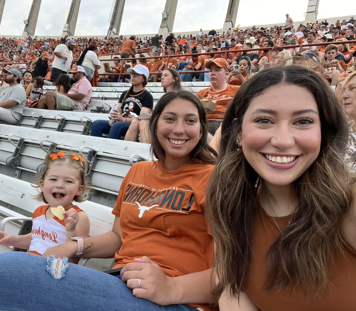 honeryfi's tweet photo. #HookEm https://t.co/VsaSlHiYqy