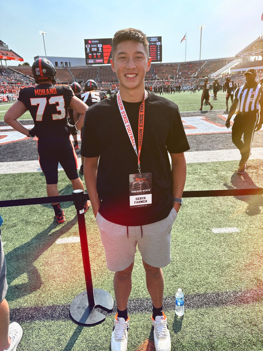 farmer_deryk's tweet photo. 3-0 #beavswin Thank you @BeaverFootball for inviting me back! @MikeDoc40 @AustinDArmond @CCFootball_OR @jcboice @JordanJ_ @SBLiveOR @MidMajorMedia @PrepRedzoneOR @AndrewNemec https://t.co/P1nbwLvy01