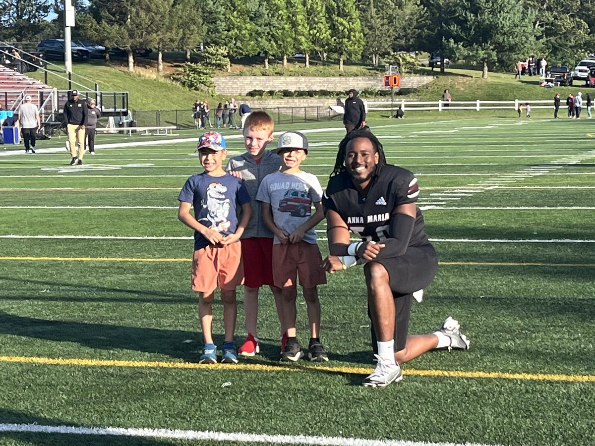 The students at <a href="/goannamaria/">Anna Maria College</a> though 🥹 <a href="/AMCAT_Football/">AMCAT Football</a> #futureamcats