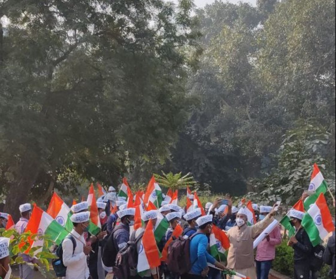 बहुत हसरतें थी कि भारत मां की सरहदों की सेवा करूं लेकिन वाह री निर्दयी सरकार
SSCGD 2018 कब तीनों चक्र पार करने व माननीय उच्च न्यायालय के आदेश के बावजूद नियुक्ति पत्र नहीं मिला 
#राष्ट्रीय_बेरोजगार_दिवस
