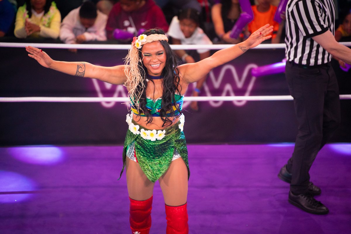Are you ready for it? Season 2 of @wowsuperheroes starts today!! Fanohge and let me hear your war cry.... Siiiiigggghhhhhhh!!!!! Shakas up cause it's about to be coconuts.