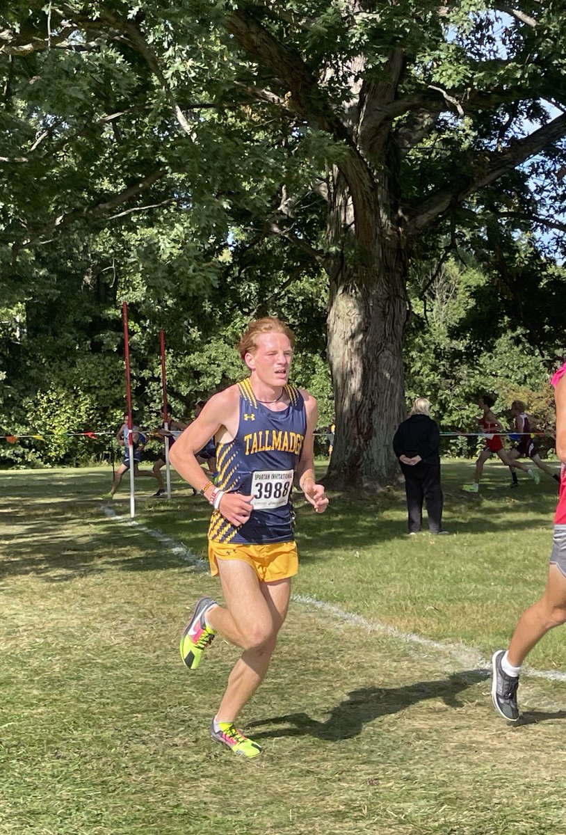 tallmadge_xc's tweet photo. Boys team finished 6th - 37 schools competed at the boardman invite.  Naiman -3rd, Adams -11th, Newenhisen 41st, Wendland - 68th, Gurley 79th.  475 runners competed. https://t.co/92p6tz0Y5J