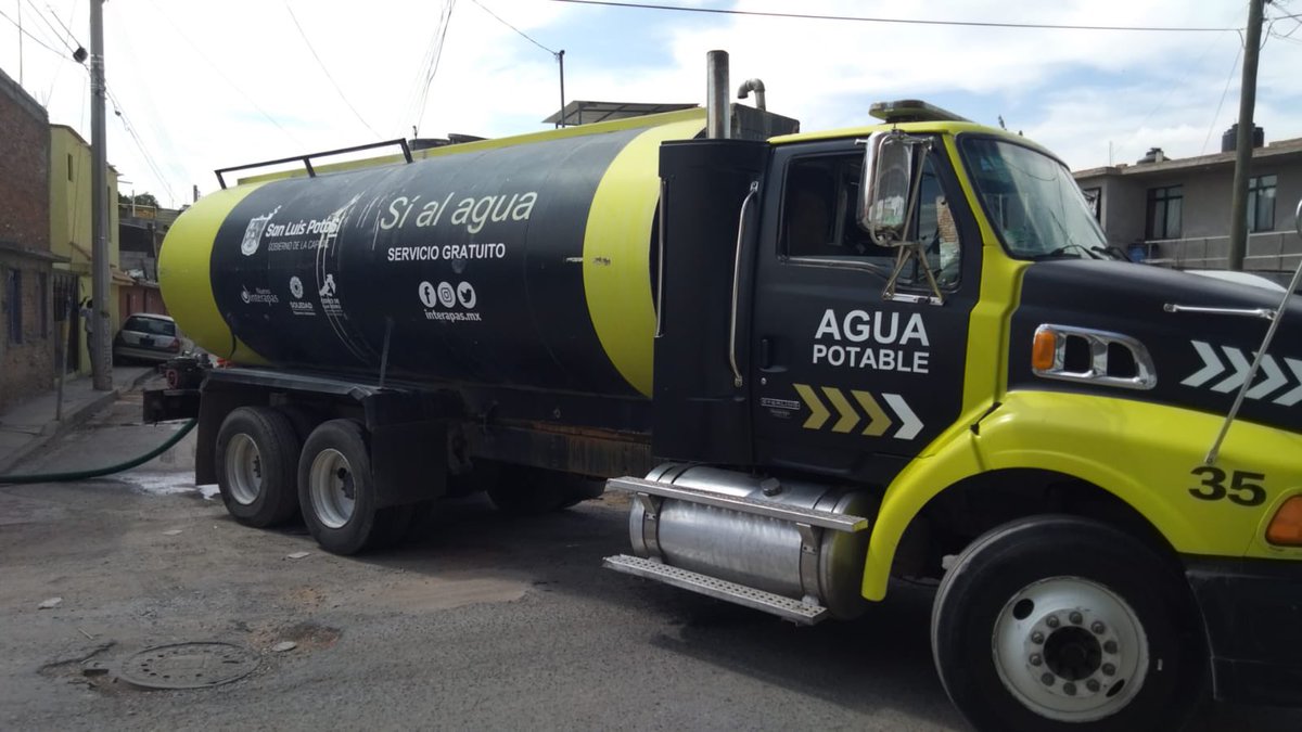 EF_Galindo's tweet photo. Nuestros piperos trabajan con un gran compromiso para llevar agua a las familias de San Luis Capital.

Este fin de semana, el #PlanEmergente llega a las siguientes colonias: Viveros Satélite, General I. Martínez, San Juan de Guadalupe, Villarica, Escalerillas, Pozuelos, Rosedal, Valle Dorado, San Patricio, Esmeralda, Capulines y Himno Nacional.

Les comparto algunas imágenes de la distribución de lo que va del día.

¡Cuidemos el agua!
