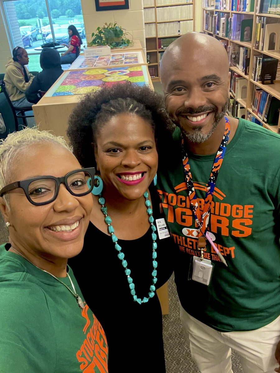 megisaneducator's tweet photo. Yesterday was the first day in a long time I saw teachers excited to walk out of a meeting! Thank you @f1netune for empowering our new teachers in their journey in teaching! They walked away with so many ways to engage their students! #ItOurTime🟠🟢🐯 https://t.co/pePE2wx5bH