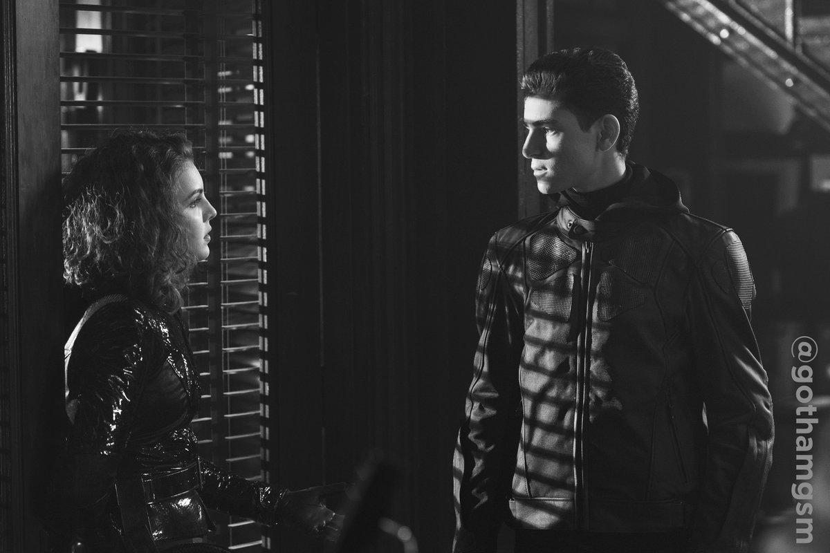 In honor of #BatmanDay may I humbly suggest you go watch #Gotham and listen to <a href="/GothamGSM/">Gotham Undercover</a> where I podcasted on it with <a href="/Aleveria/">Karen not Karen</a> &amp; <a href="/TheSilverVox1/">TheSilverVox</a> goldenspiralmedia.com/gotham-underco…