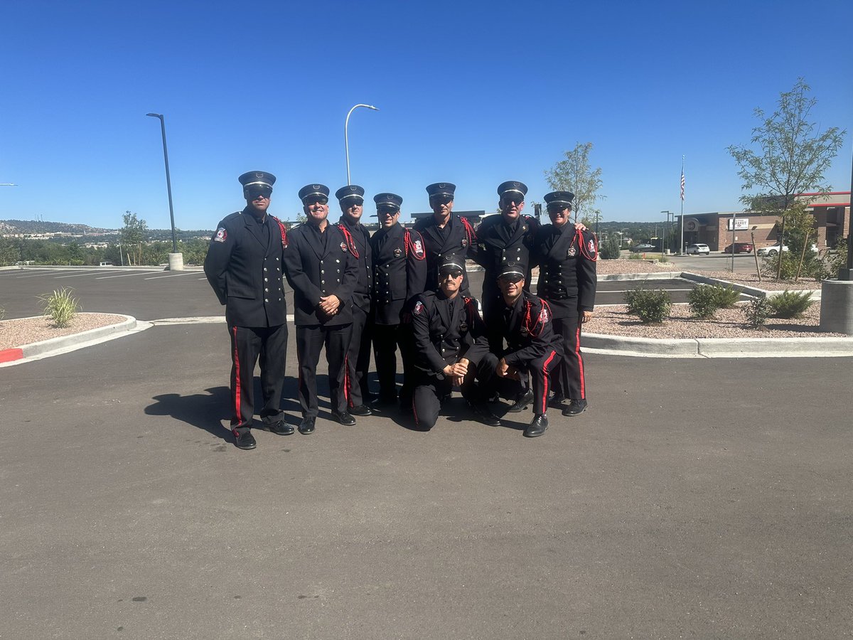 WPFFA_Local_455's tweet photo. Today members of the WPFFA and Honour Guard honoured Deputy Chief Tim Berthiaume at the IAFF Fallen Firefighter memorial in Colorado Springs, CO. #NeverForget #IAFFMemorial #L455 https://t.co/30v3LPAmZz