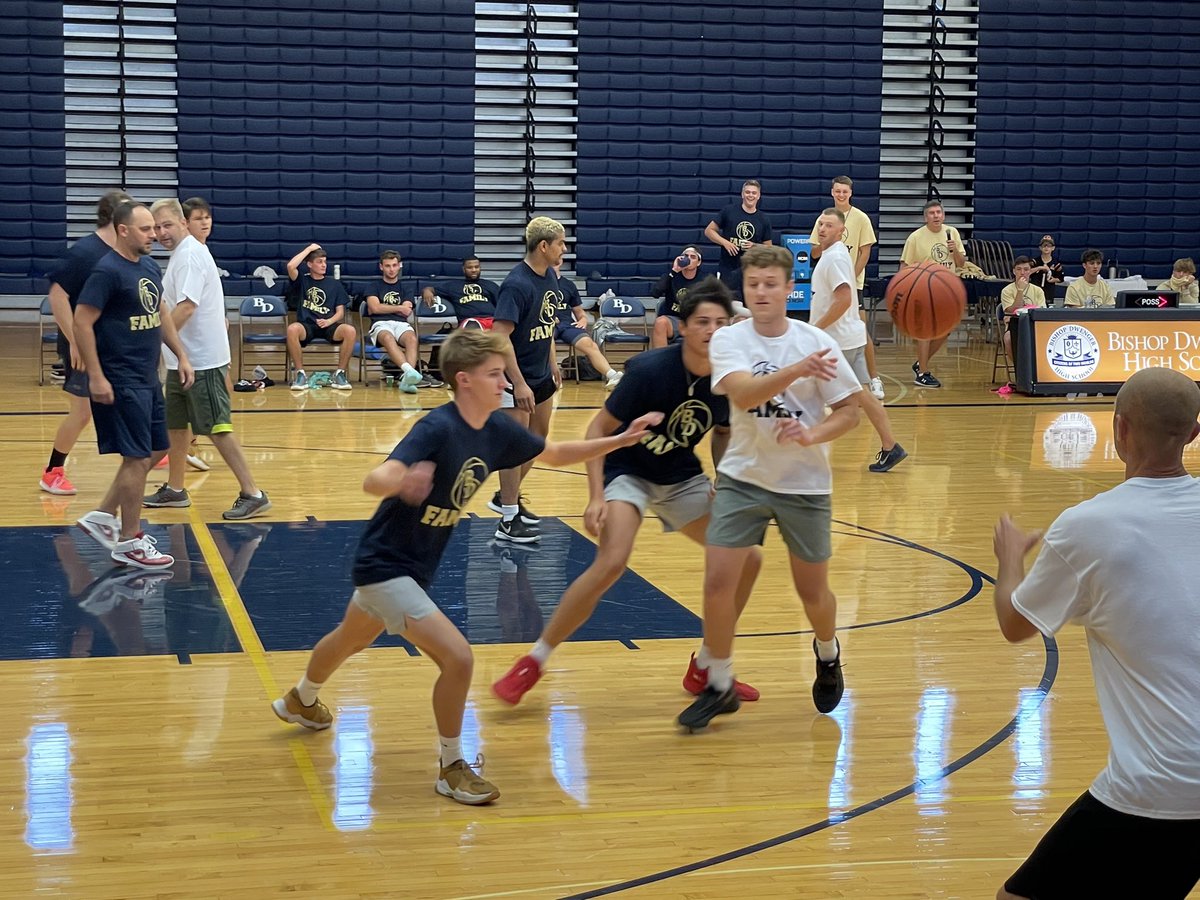 BD Boys Basketball tweet media