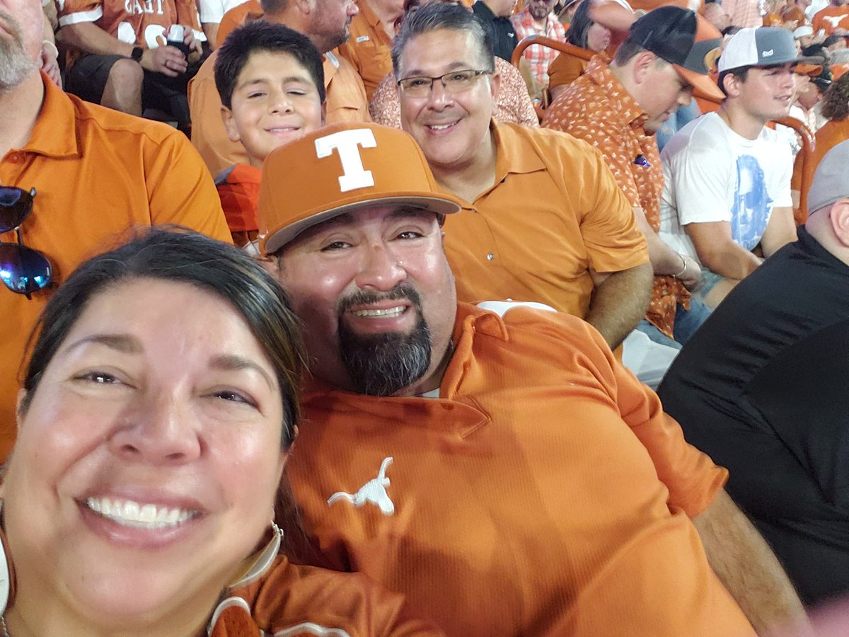 andy1841's tweet image. #hookem