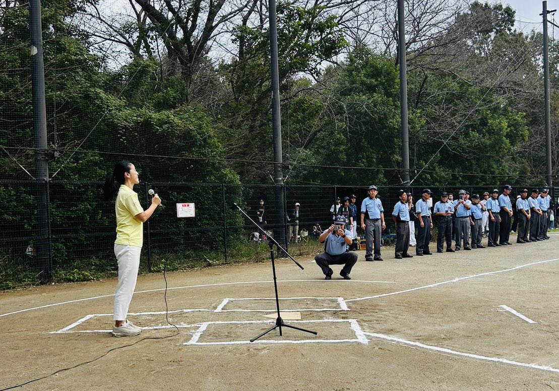 y_kana620's tweet photo. 北区赤羽少年野球 秋季大会開会式⚾️

各チームの元気なご挨拶とキレのあるお辞儀にスポーツを通じた子ども達の健全育成の大切さを実感😄
たくさんの人に感謝しながら、大好きな野球⚾️を楽しみ、チームワークで勝利🏅を目指して下さい

始球式‥何とか届いて‥ホッ😌
関係者の皆様ありがとうございます https://t.co/F1fL9hi7MB