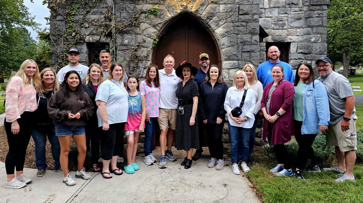 unseenbg's tweet photo. And would you look at that... Another fantastic UnSeen tour in the books! 

The Murder Mansion had a BLAST on September 16th! We love to SEE everyone come out for UnSeen #bg #bgky #unseenbg #tours #grouptour #kentucky #fallevent #history #walkingtours https://t.co/PPz69gtvNw
