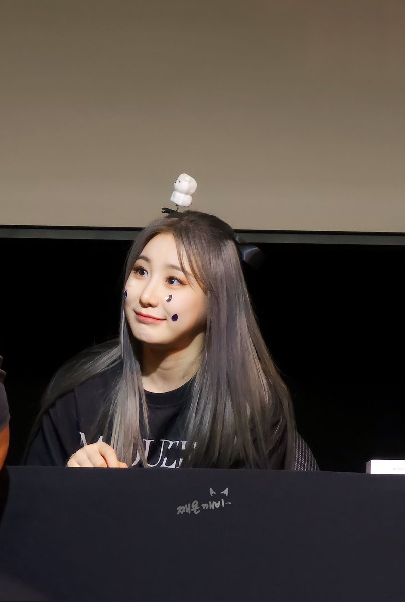 jjaeyonkkaebi's tweet photo. 2023.09.16
KiTbetter 팬사인회
#이채연 #LEECHAEYEON
#TheMoveStreet
#LETS_DANCE
#채연_네컷
이표정 오똑해 😍😍😍😍
반해버리자나🤩🤩🤩🤩 https://t.co/yuL550Afl5