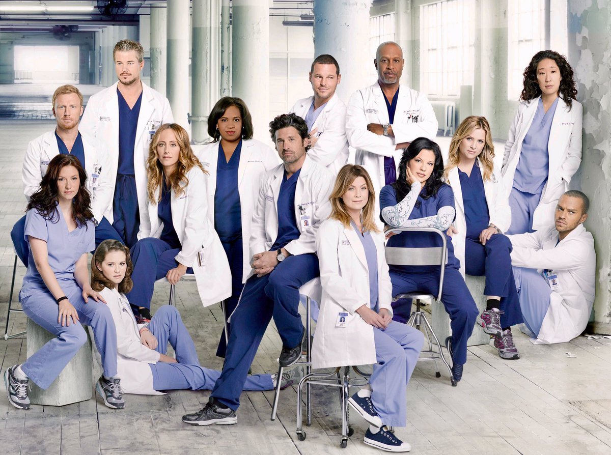 Thomas_sasso_'s tweet photo. *Greys anatomy nas trendings. Eu lembro que, depois de minha cirurgia cardíaca aos 22, eu quis entender como que funcionava a mente dos médicos, porque presenciei médicos na UTI assobiando Tim Maia enquanto faziam manobras de ressuscitação, G.A. me fez entender a cabeça deles https://t.co/jozLxUb6MG
