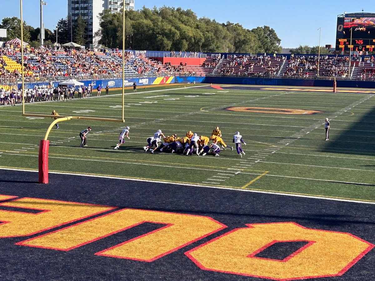 Great university football in Kingston today!
Queens lost a close one but great university football