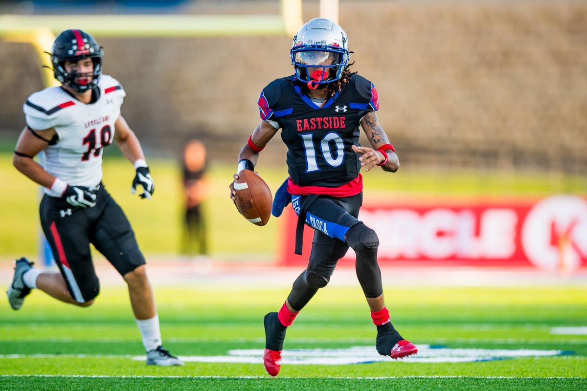 CoachPcasso's tweet photo. Hardest Uniforms in the State of Texas.
By Far.
#Stamped #IAATE https://t.co/jo8H06fujl