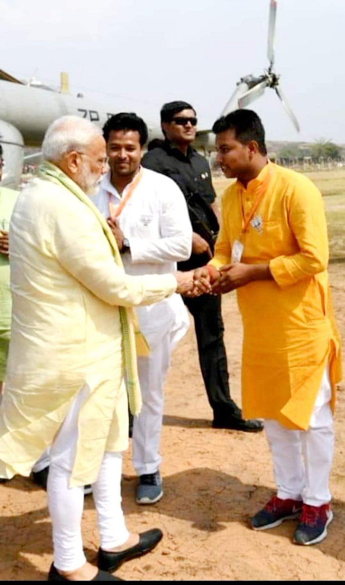 sumitsinghbitu's tweet photo. विश्‍व पटल पर भारत माता का मस्‍तक ऊंचा करने वाले,विश्व के लोकप्रिय नेता यशस्‍वी प्रधानमंत्री श्री @narendramodi जी को जन्‍मदिन की हार्दिक बधाई एवं शुभकामनाएं  #HappyBdayPMModi https://t.co/WFQlOxBJkl