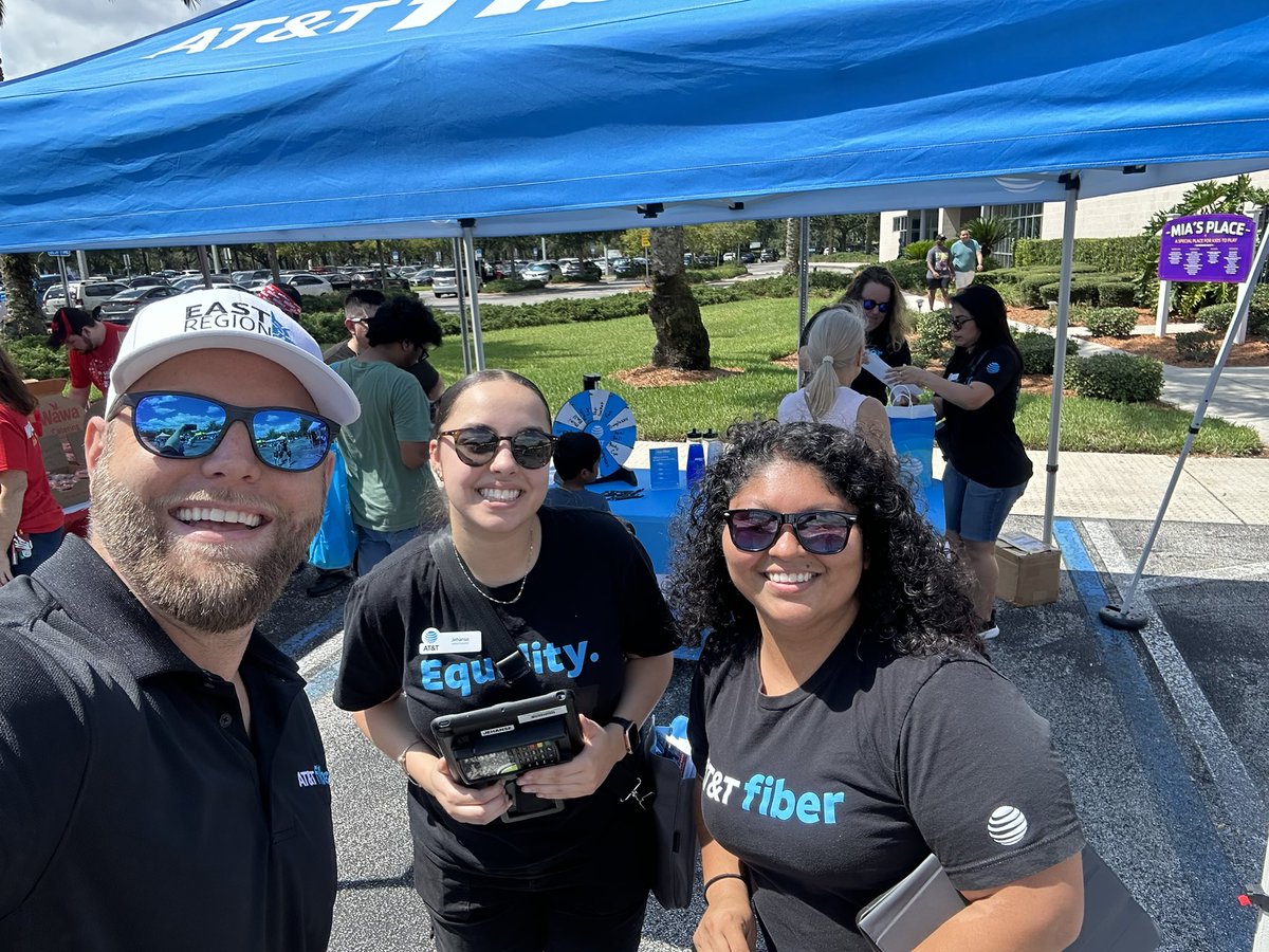 RosaMOR2014's tweet image. Taste of Latino was a blast!! What an amazing event celebrating #HispanicHeritageMonth Delicious food &amp;amp; lots of dancing💃🏻 #ItsAFloridaThing  #TeamIgnite @jemeFL  @One_FLA