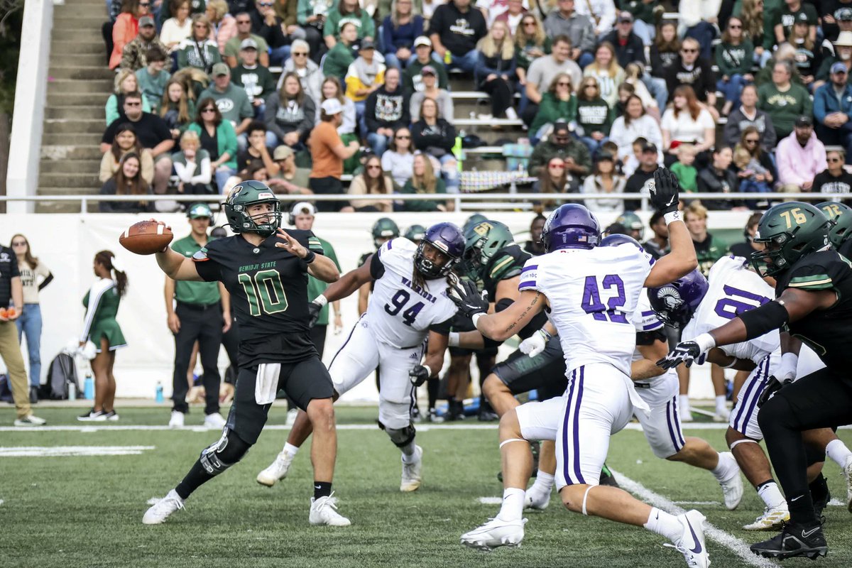 Baron caught the first of four touchdown passes from Brandon Alt, the second of which went to @DhelLiam10 and gave Alt 100 for his career. Alt added two more to put a cap on a phenomenal individual achievement that @CoachBolte described as 'unbelievable.' tinyurl.com/4djv47wr