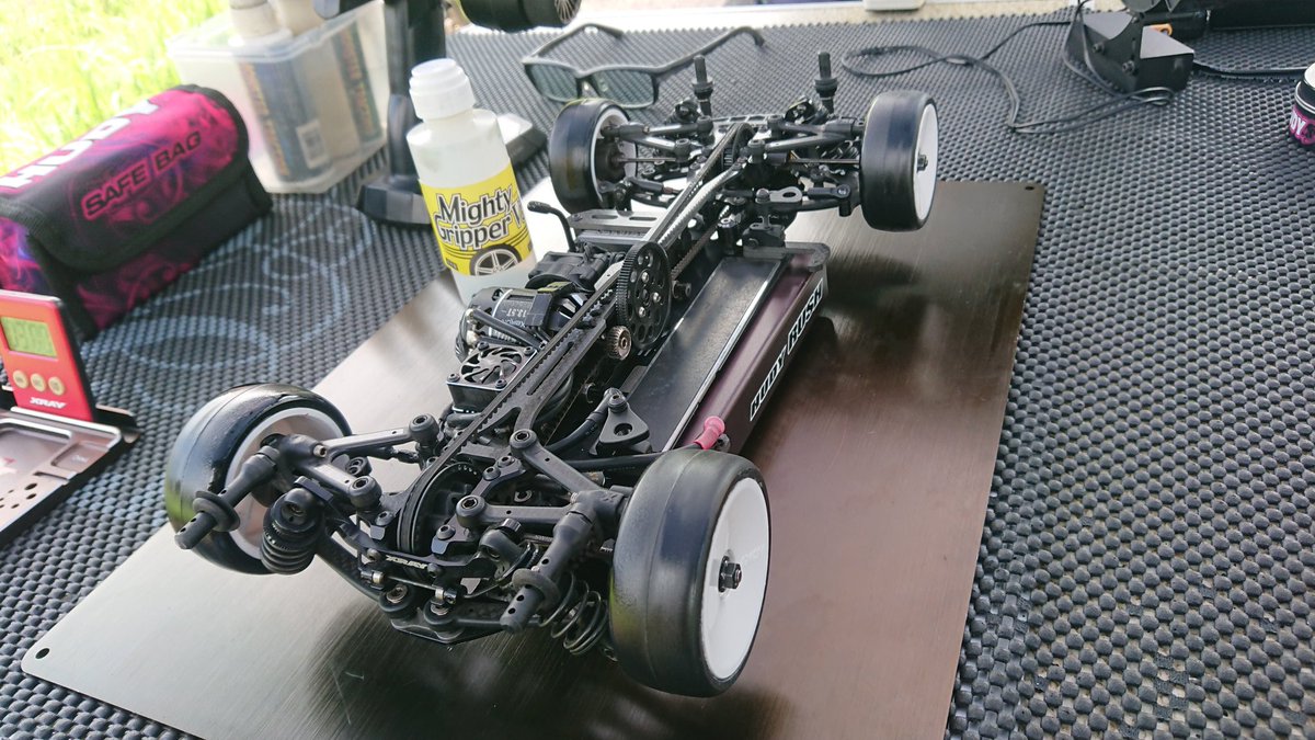 akio_62's tweet photo. RUSH 36X、良く喰うなｧ～
現在2パック・・・どれだけモツか❗🤔
#RUSH 
#Mighty_Gripper 
#XRAY https://t.co/npLSdt9GR8