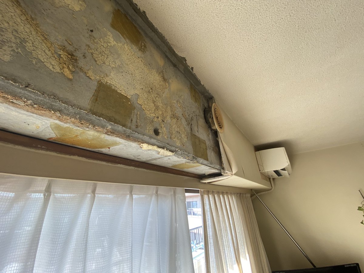 RESTA2103's tweet photo. マンションの梁を囲うボードごと脱落する…。他の住居も同じように脱落しているとの事。　いきなり落ちたらビックリすること間違いなし⤵️
#リフォーム工事　#リフォーム神戸
#RESTA https://t.co/0Ki0vdzQYn