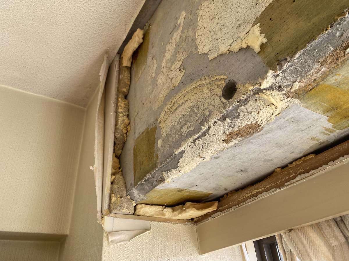 RESTA2103's tweet photo. マンションの梁を囲うボードごと脱落する…。他の住居も同じように脱落しているとの事。　いきなり落ちたらビックリすること間違いなし⤵️
#リフォーム工事　#リフォーム神戸
#RESTA https://t.co/0Ki0vdzQYn