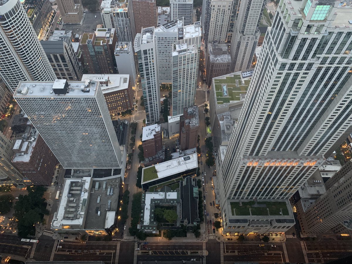 Cool2Design's tweet photo. Y yo dije, ¿a donde más nos vamos? Y nos fuimos a Chicago https://t.co/Ga0hqNjYpo