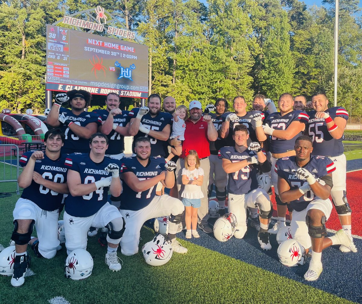 CoachARoss's tweet photo. It’s A Great Day To Be A 🕷️ #FindAWayMentality #BossHawgs  #UNITEDthruTEAM 🔨⬇️ https://t.co/i2kE8k69ZL