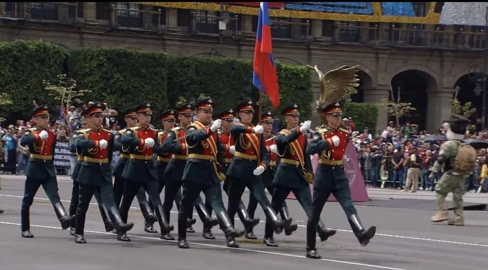 Soñamos que en el desfile de la independencia del 2025 esté un contingente de Ucrania y no uno de Rusia ni de Nicaragua. 

Los contingentes extranjeros deben ser digna compañía de nuestras fuerzas armadas.

#VergüenzaMundial