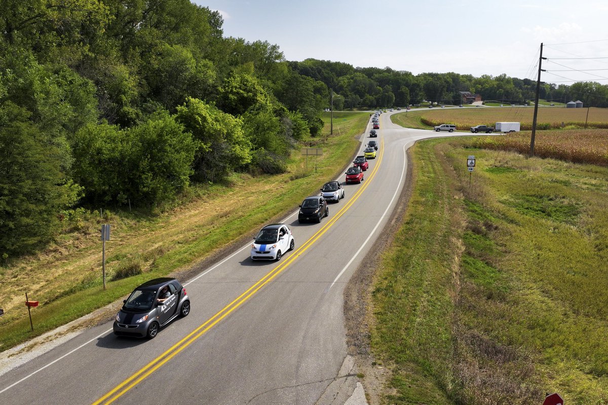 RyanDuekerPhoto's tweet photo. 2023 Smart Car Rally https://t.co/Tkh2wIPluo
