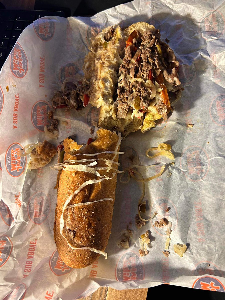 HCUNow's tweet photo. @jerseymikes Jersey Mikes sold me a sandwich laced with plastic shaped like lettuce. I kept chewing and chewing   Finally before I swallowed I pull the good out and it was clear plastic strips cut like long onions. Had I swallowed I would be in ER tonight. This is the trash they served. https://t.co/tUTbQGk5xg