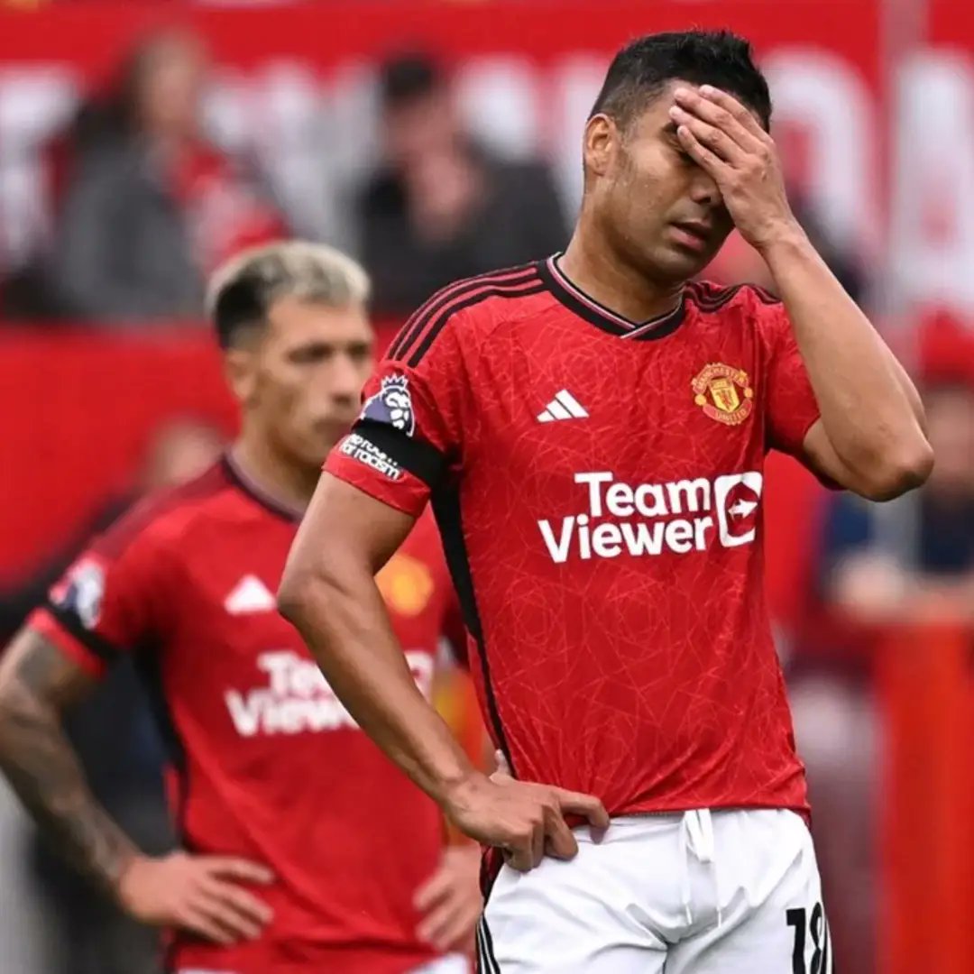 SiaranBolaLive's tweet photo. Ronaldo udah gak disitu
De Gea udah gak ada
Greenwood hengkang
Sancho dikucilkan
Antony gak main
Lord Maguire gak main
Hojlund udah main
Bruno main
Theatre Of Dreams hilang angkernya.

Jadi Masalahnya MU sebenarnya Dimana? https://t.co/ihSbzeBnQD
