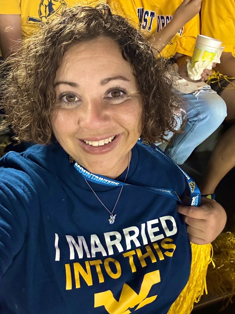 Meng1416's tweet photo. Celebrating 16 years today 9/16 at the #wvugame ❤️ https://t.co/efwIBI4kNe