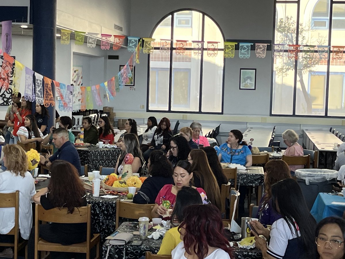 Barraza, Felipe De J (@barrazafj) on Twitter photo DVHS Burrito Bash!!!! Celebrating 16 de Septiembre!!! Our DV tradition for more than 30+ years!!! Thanks to all our Honor Societies for continuing our cultural journey. ONLY <a href="/DVHSYISD/">Del Valle HighSchool</a> #OFOD DVHS Burrito Bash!!!! Celebrating 16 de Septiembre!!! Our DV tradition for more than 30+ years!!! Thanks to all our Honor Societies for continuing our cultural journey. ONLY <a href="/DVHSYISD/">Del Valle HighSchool</a> #OFOD