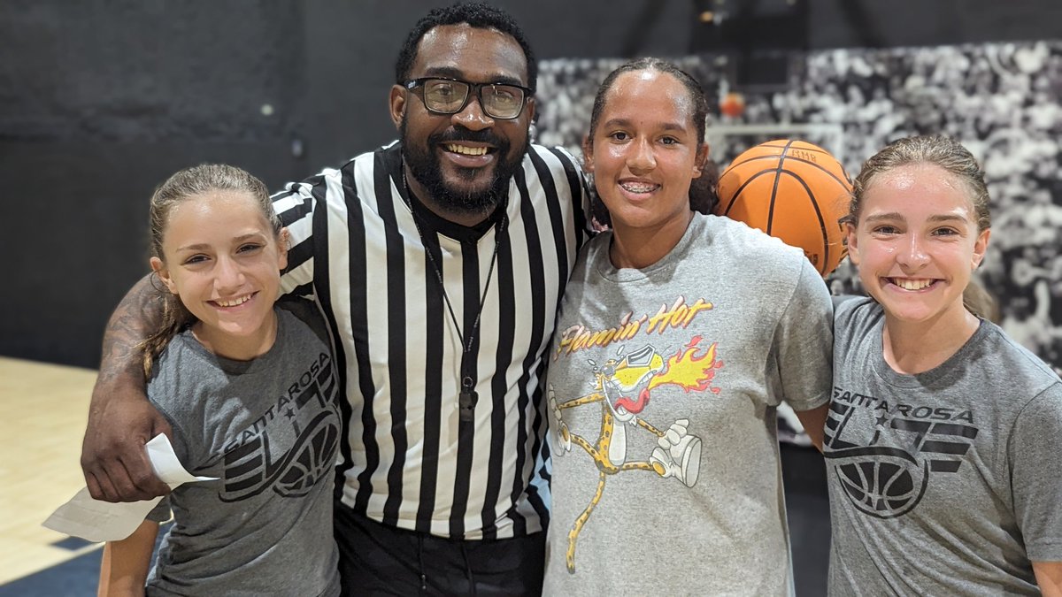 smovecj's tweet photo. Had a great time at @RMimsBasketball 3 on 3. #gettingbuckets #puttinginwork https://t.co/ibVPCYXqbb