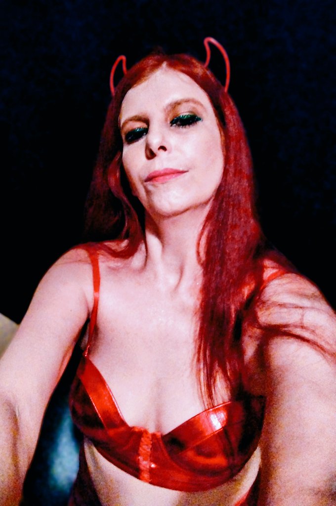 Scarlet02428607's tweet photo. #FEMDOMDOMINATRIX #FINDOM #CASHCOWS #PAYPIGGIESWANTED

ALL SISSY SMALL DICK LOSERS..... Call me or chat me on https://t.co/t0t9qclvud..... I'll be waiting 💋💋💋💋 https://t.co/cYW3RyOcrq