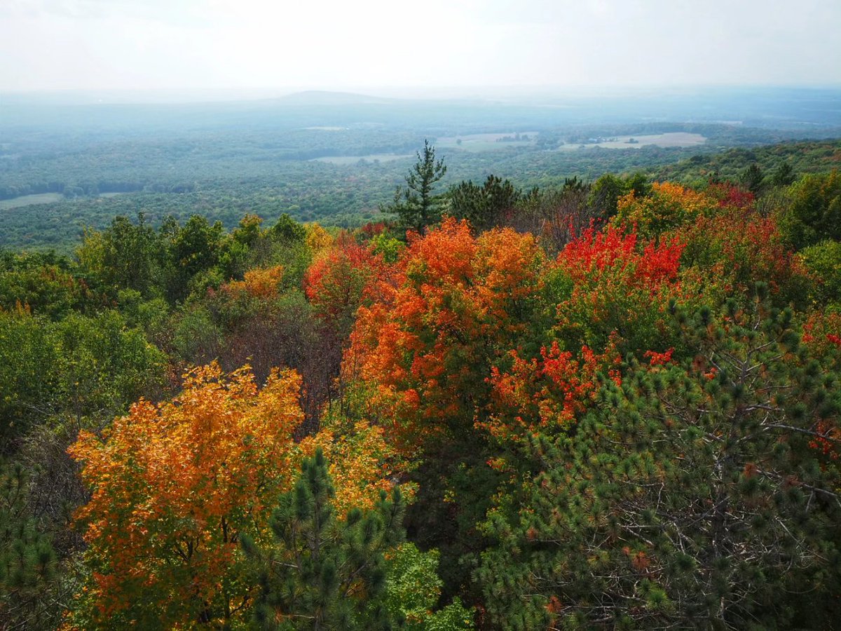 It's the last Saturday of summer but it's starting to look like fall. Rib Mountain State Park, WI. #wiwx #fallcolors #stormhour @spann