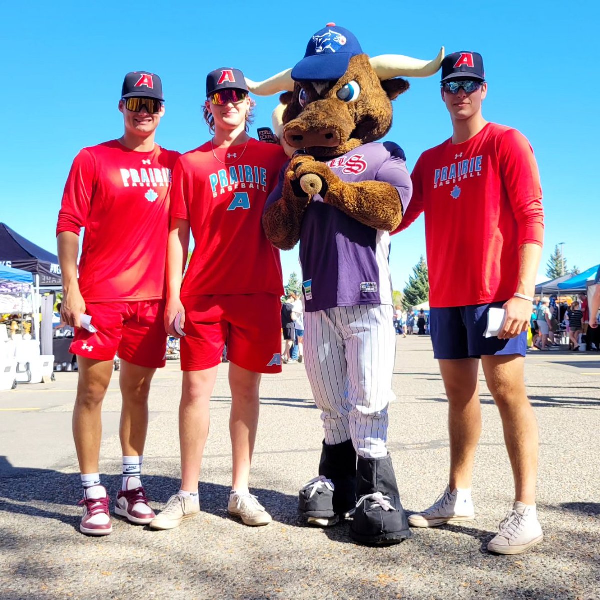lethbridgebulls's tweet photo. The Boys at Coulee Fest π€
@lethbridgebulls @LethCollege @wcbleague
#PrairieBaseball #LethbridgeBulls #PBA #YQL #CouleeFest #BullsBaseball #Baseball #TBone https://t.co/TJTA2T5WoC