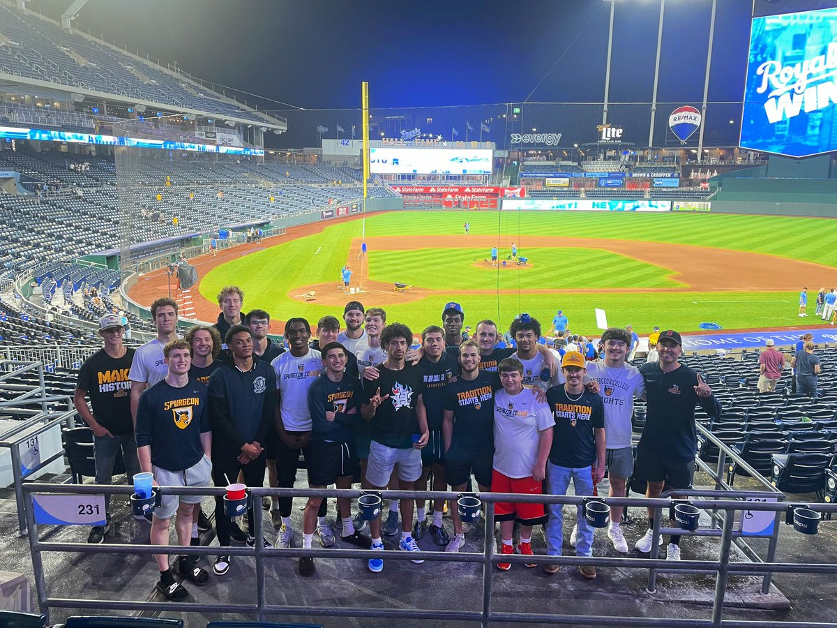 SpurgeonMBB's tweet photo. We love Kansas City (K)nights! Faithful week ✅
Pray that these men would be faithful to Christ!
“Now it is required that those who have been given a trust must prove faithful.” 1 Corinthians 4:2
#Faithful
#SoliDeogloria
#StandInTheDoorway
#BeLast
#ManUp https://t.co/F1xhsTr3x6