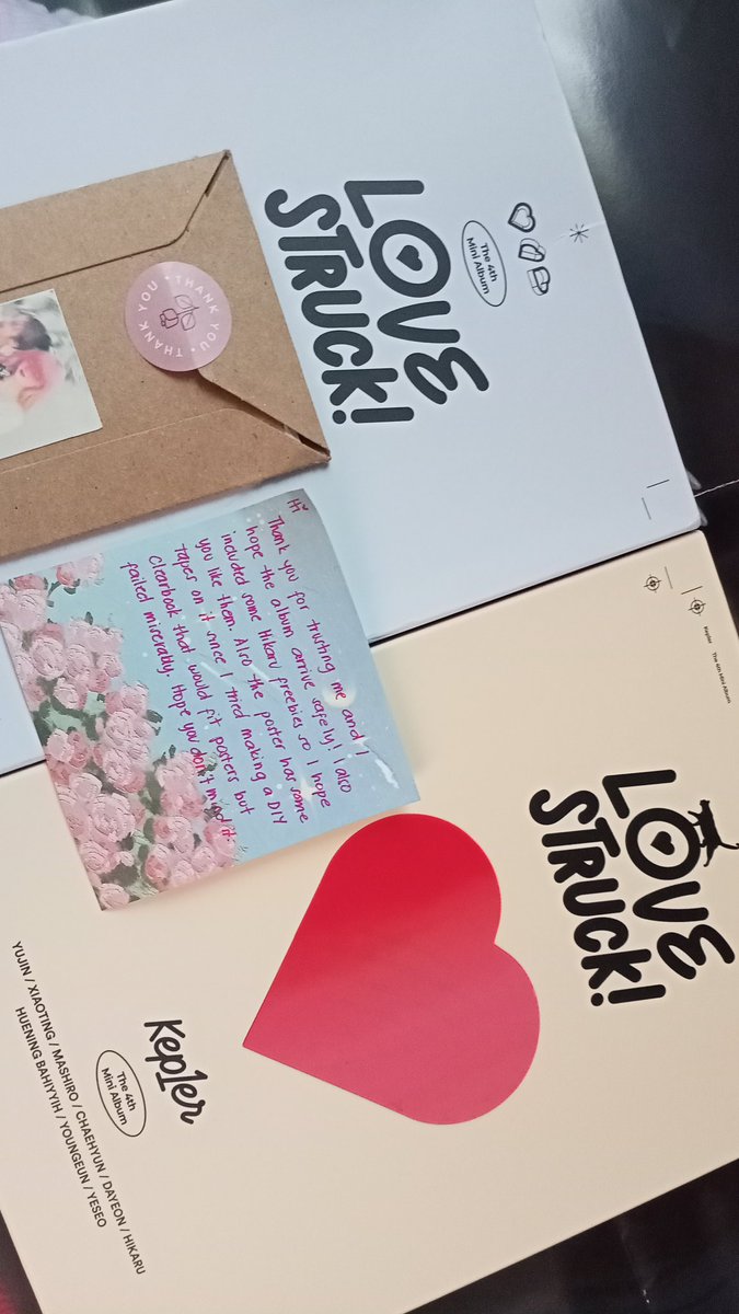 lexclnc_yoo's tweet photo. Good morning!!π€
My Lovestruck albums (Eye Contact ver and Love strike ver) they're arrived safely!! Kamsami @hapilyp π€
##hapifeedback https://t.co/ZxvA5wkRNQ