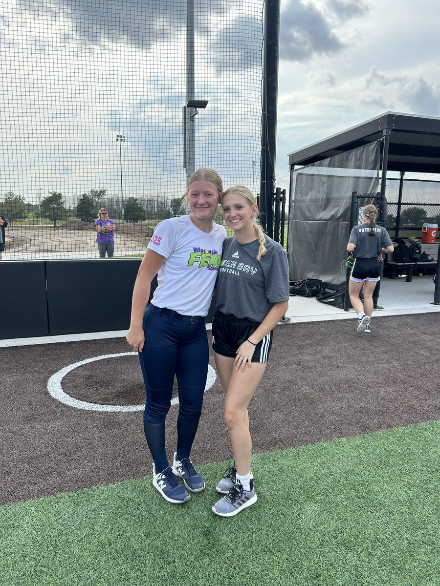 AddisonKrutz's tweet photo. Thank you @skubuske and the GB team for hosting a great camp. I learned so many new things to improve my game. Also got to play with my @WIFearFastpitch teammates. Go Phoenix!!! @GBPhoenixSB @mbean_22 https://t.co/sHdPhU2QOb