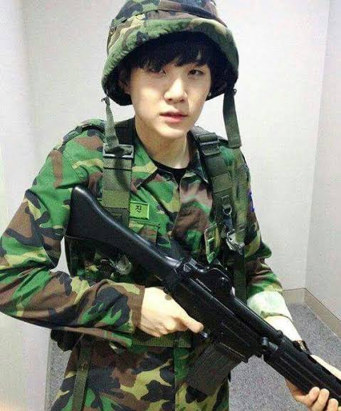 sugatradamus's tweet photo. i’ll wait for you, yoongi !! https://t.co/YXlidl1AJZ